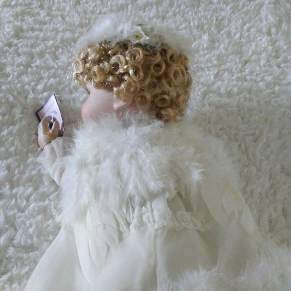 Goldenvale Collection Porcelain Angel Wing Doll very rare - Picture 6 of 15